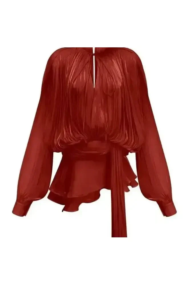 Éloïse Plissee Kleid in rot, elegantes Damenoberteil mit Plisseestoff und ärmellosem Design.